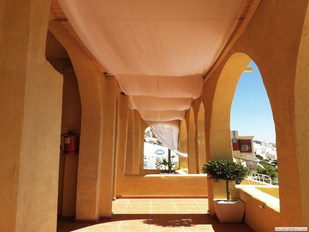 Porto Carra Hotel Fíra Kültér fotó